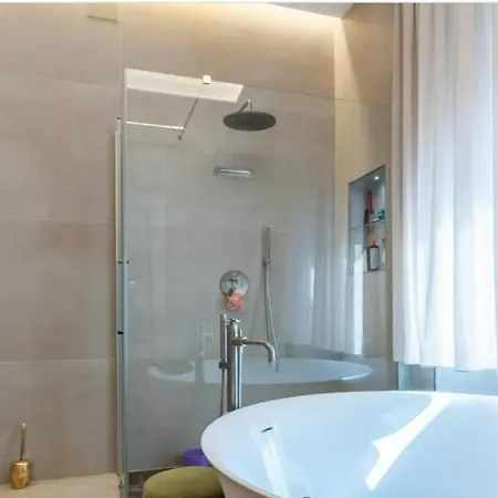 - 100m Di Fontana Di Trevi Apartment Rome